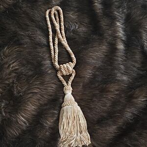 Elegant Gold Rope Tassel